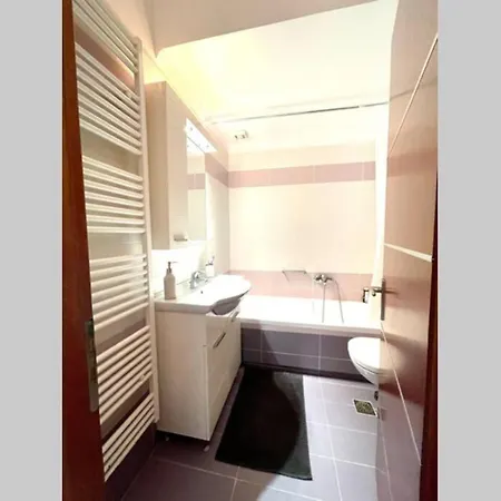 Omikron - With A Private Garden Apartment *